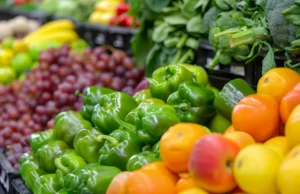 Frutas e vegetais populares estão associados a níveis mais elevados de pesticidas