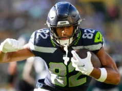 Ex-wide receiver Spartan renova contrato com os atuais campeões do Super Bowl