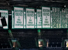Hoje na história do Boston Celtics: nascem Simmons, Walker, Jenish, Parker; A estreia de Clarke