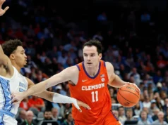 Clemson evitou um rali furioso no segundo tempo do 19º lugar da Carolina do Norte para uma vitória por 80-79 no Torneio ACC.