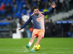 O Manchester United travou uma batalha a três pelo craque do Barcelona: vale a pena lutar?