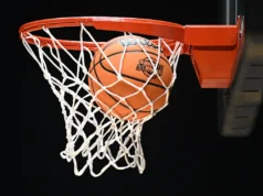 Na hora da denúncia, são anunciadas informações de TV para a abertura do torneio feminino da NCAA da USC