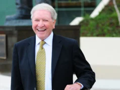 Mídia da NFL e fãs dos Packers prestam homenagem a Bob Harlan nas redes sociais