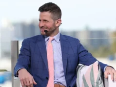 Pat McAfee desafia o ex-QB dos Colts por crÃticas a Fernando Mendoza