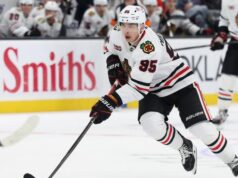 Os Canucks estão ajudando os Blackhawks com um ala de US$ 4 milhões antes do prazo de negociação