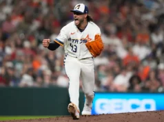McCullers 7 entradas fortes e 2 homers de Altuve impulsionam Astros brilham com Red Sox 8-1