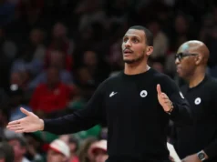 Hawks encerra série de temporada com rali final do Celtics