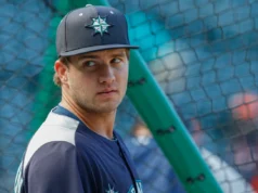 Seis graus de Diego Segui para comemorar a vitória dos Mariners por 6-4