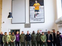 Arte de Diogo Jota feita com tinta de homenagem floral