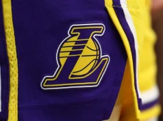 O Lakers divulgou seu relatório de lesões para o confronto de sábado contra o Nuggets