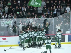 O hóquei masculino de Shenendehowa vence o terceiro campeonato consecutivo da Divisão 2, Divisão 1