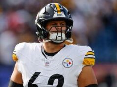 Os Steelers recontrataram o versátil atacante ofensivo veterano