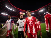 Jamal Musiala na primeira partida do Bayern de Munique após lesão
