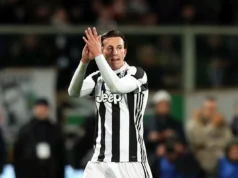 Federico Bernardeschi revelou que a Juventus lhe negou a camisa 10