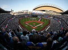 Chase DeLauter, dos Guardians, atinge o quarto home run no terceiro jogo da carreira, os Guardians venceram os Mariners por 6-5