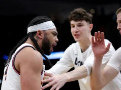 Illinois finalmente se afastou de Iowa para chegar à sua primeira Final Four desde 2005, encerrando o torneio dos Hawkeyes na NCAA.