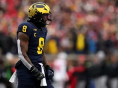 O escritor da batida do Jaguars NFL aumenta o pass rush no draft simulado