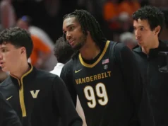 Vanderbilt vence e dá adeus duplo ao torneio SEC