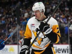 Penguins e Malkin flexionam em forte vitória ofensiva