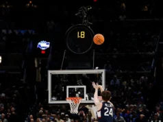 O milagre da UConn, Braylon Mullins, venceu Duke atrás do touchdown da vitória do jogo