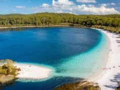 O antigo mistério de Kegari: o maior lago de ilha de areia do mundo seca durante as monções