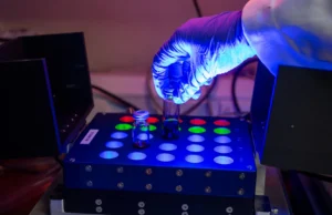 Um laboratório em Cambridge revela uma nova maneira poderosa de corrigir moléculas defeituosas de medicamentos