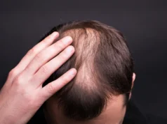 Os livros didáticos estavam errados: os cientistas revelaram surpreendentemente que o cabelo humano realmente cresce