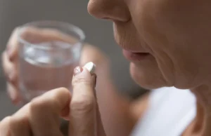 Milhões tomam aspirina para prevenir o câncer de cólon. Uma grande revisão diz que não confie nisso