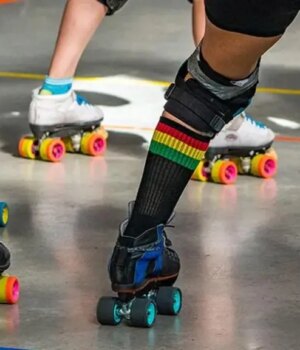 rollerblades-vs-skates.jpg