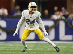 Colts contrata Nasir Adderley 3 anos depois que o então safety dos Chargers se aposenta da NFL aos 25 anos