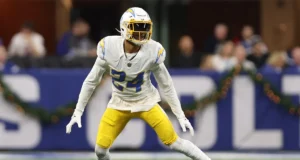 Colts contrata Nasir Adderley 3 anos depois que o então safety dos Chargers se aposenta da NFL aos 25 anos