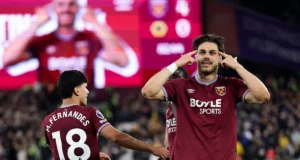 O Dortmund está discutindo uma possível mudança para o zagueiro do West Ham, já que a saída do verão se aproxima