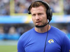 Rams podem priorizar a defesa no início do draft, diz GM da NFL