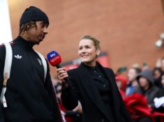 Há preocupações de que o defesa-central do Manchester United, Lenny Yoro, possa ficar afastado até ao final da temporada.