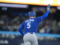 Os Dodgers reintegraram Freddie Freeman da lista de paternidade