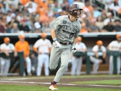 Texas A&M HC Michael Early, jogadores falam após vitória na série sobre o Texas