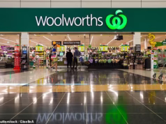 A gigante dos supermercados Woolworths defendeu seus preços alegando que rotulava itens de prateleira de forma fraudulenta.