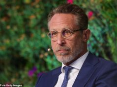 Todos os alimentos favoritos da família que estão cheios de produtos químicos cancerígenos hiperprocessados: cereais domésticos, bebidas, lanches, o que você quiser.