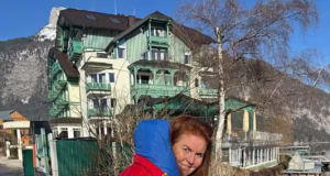 Sarah Ferguson pesa £ 1,3 milhão, todo documentário de TV diz que ela ‘precisa de dinheiro’ – depois de se esconder em uma clínica de saúde austríaca que custa £ 2.000 por noite