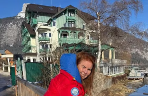 Sarah Ferguson pesa £ 1,3 milhão, todo documentário de TV diz que ela ‘precisa de dinheiro’ – depois de se esconder em uma clínica de saúde austríaca que custa £ 2.000 por noite