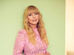 A apresentadora da Radio 2, Sarah Cox, diz que não tem medo de ‘esmagar o ego frágil de um homem’ ao substituir o ex-colega Scott Mills na cobertura da Eurovisão da BBC