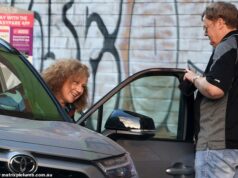 Kathleen Folbig e o noivo são vistos pela primeira vez depois de passarem duas décadas na prisão pela morte de seus quatro filhos – em meio a rumores de que ele se desentendeu com a mulher que ajudou a libertar