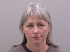 A finalista Professora do Ano que preparou a adolescente se recusou a terminar com ela mesmo após ser acusada