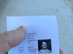 O aluno do primeiro ano se torna viral pelo motivo hilário de que ele estava atrasado para a escola – mas nem tudo é o que parece