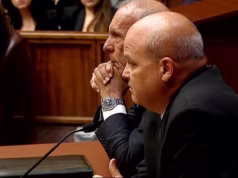 Pai de Miami é condenado por supostamente atirar no filho após tocar a campainha