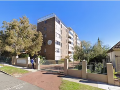 O casal acumulou seu apartamento de US$ 760 mil por nove anos em meio à crise imobiliária paralisante da Austrália