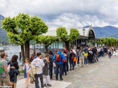 Pitoresca cidade italiana transformada em ‘Gotham City’ por hordas de turistas: o prefeito de Como entra em guerra contra restaurantes ao ar livre à beira do lago, arruinando as vistas do lago e das montanhas