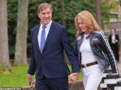 Ex-estrela de I’m a Celeb… Lord Brockett irá a julgamento depois que juiz rejeita caso de estupro