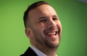 O Partido Verde planeja reduzir os limites de velocidade nas rodovias britânicas para 55 mph sob a ‘guerra aos motoristas’ de Jack Polanski