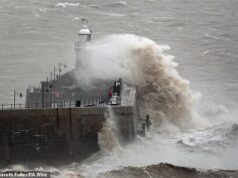 Ventos fortes de até 70 mph podem atrapalhar as viagens de Páscoa, alertou o Met Office